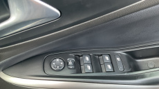 Vauxhall Grandland 1.5 Turbo D Ultimate 5dr Auto Diesel Hatchback